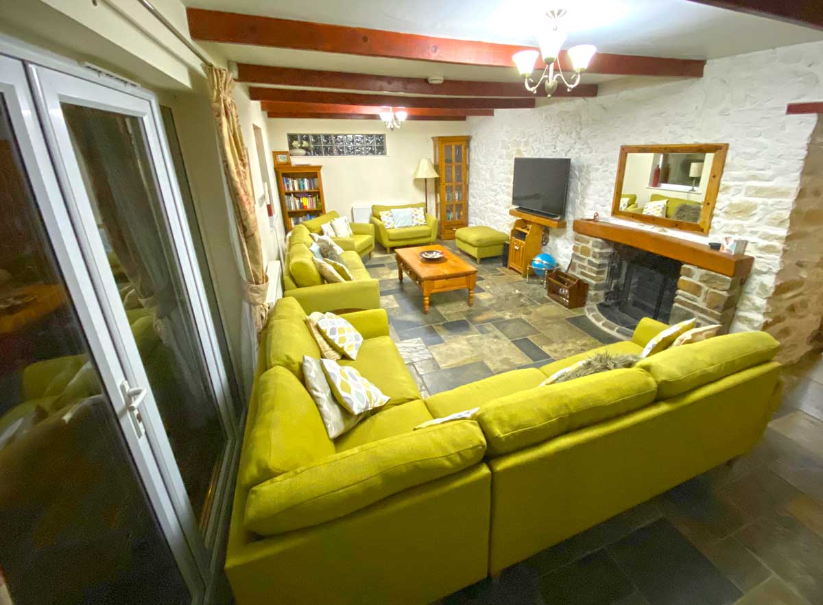 Llys aber holiday house lounge2